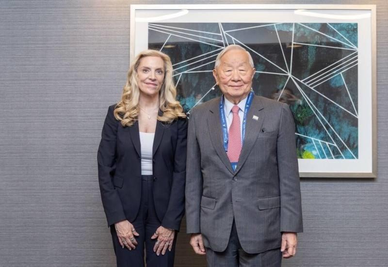深化經貿聯繫 張忠謀領袖代表與美國經濟顧問布蘭納德進行會談